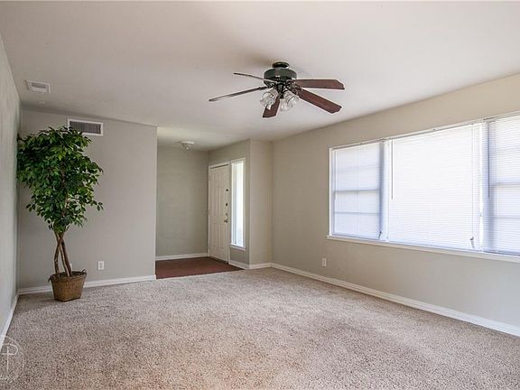 4th image of 1817 Ivanhoe Ln