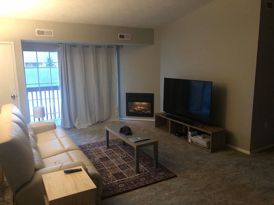 1st image of 10391 Glenway Dr APT 101