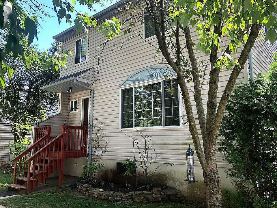 1st image of 30 Forest Ln