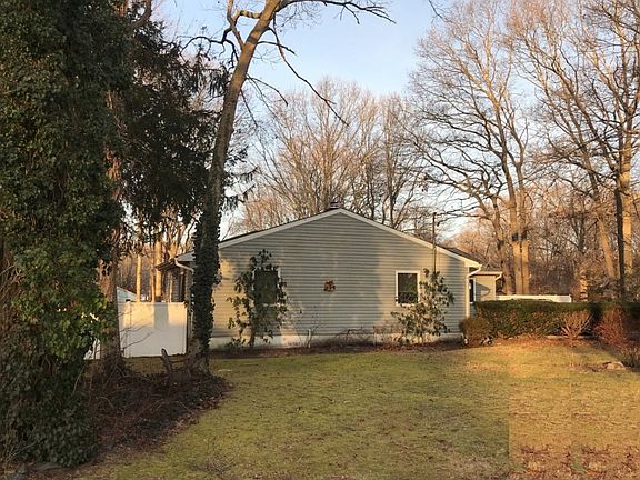 3rd image of 435 Puritan Dr