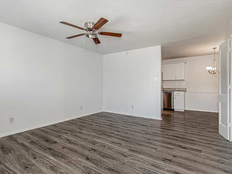 5722 Gaston Ave #D — Photo 7