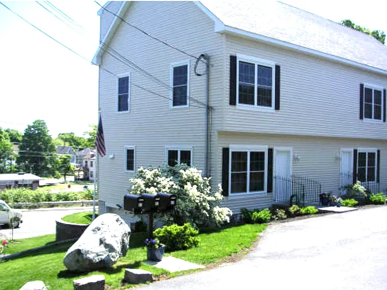 8 Newport Ter #3 — Photo 6