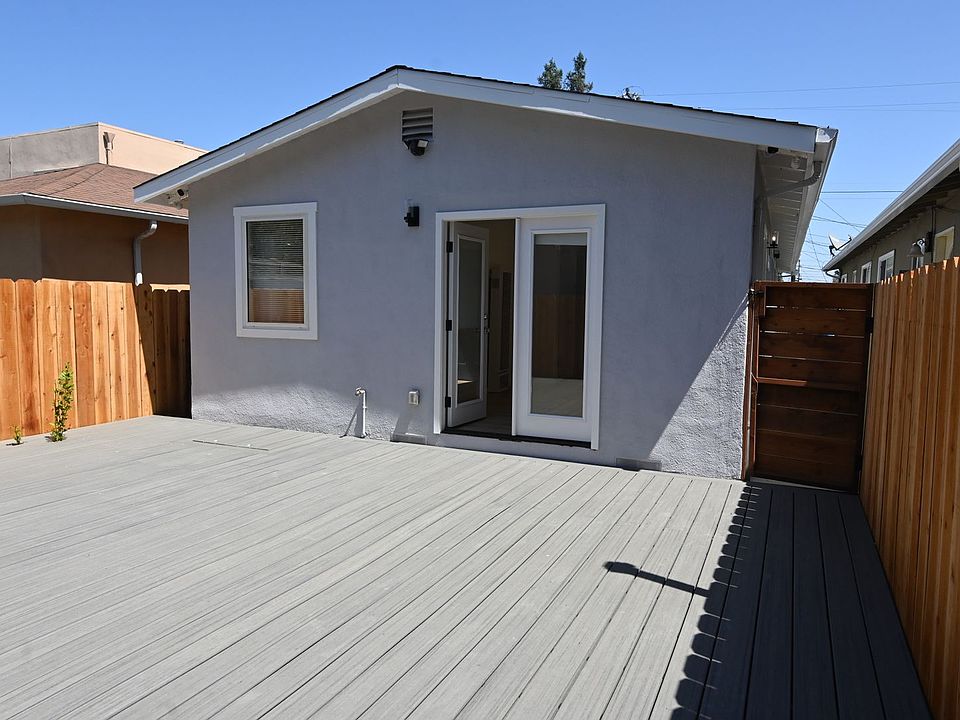 1st image of 2818 Curtis Ave