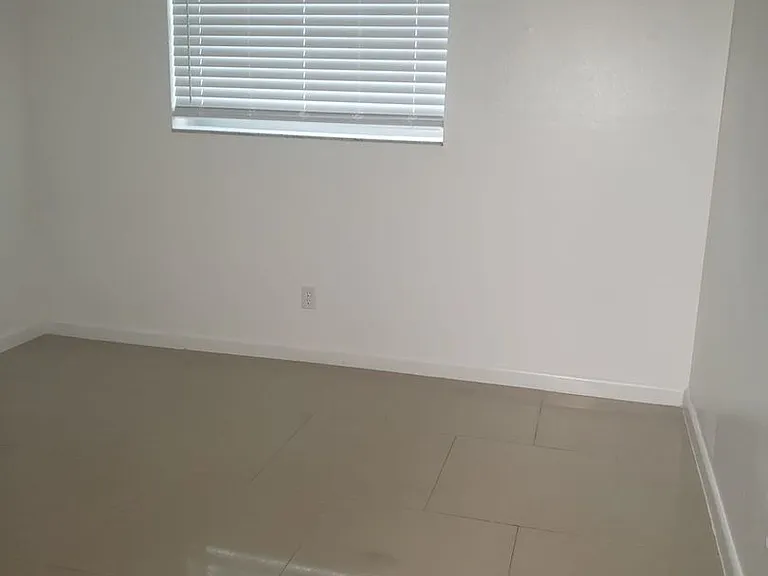 Trayann Apartments - 7777 Pines Blvd — Photo 23