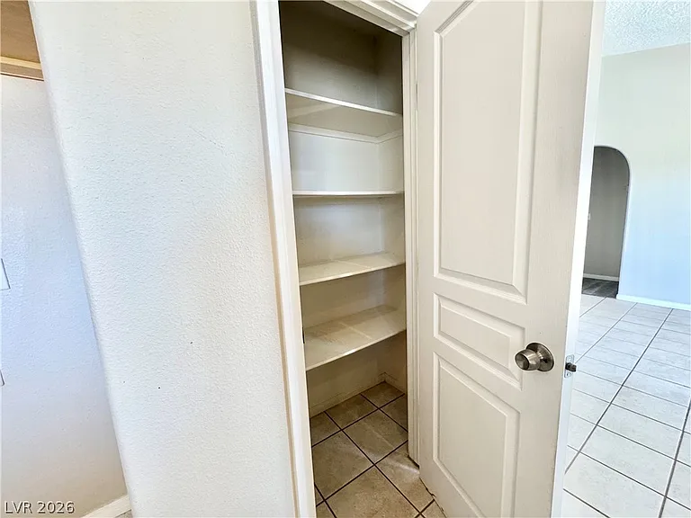 2671 N Murphy St — Photo 6