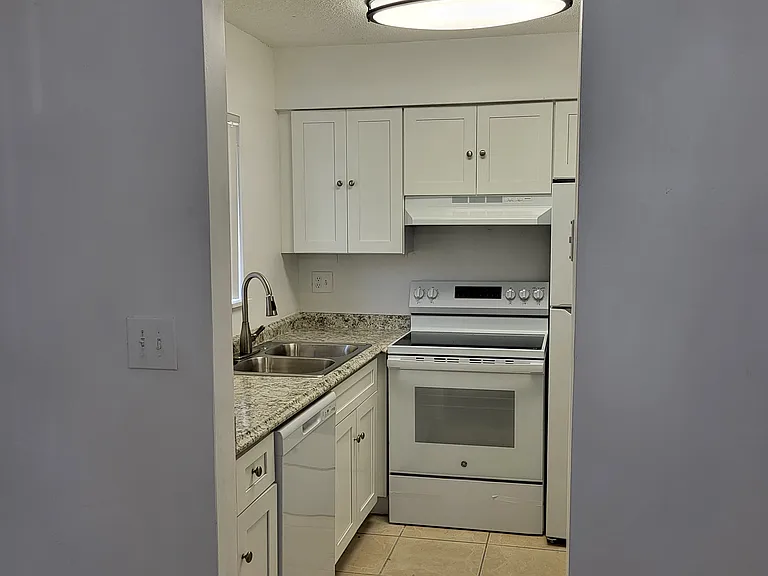 Stonewood — Photo 21
