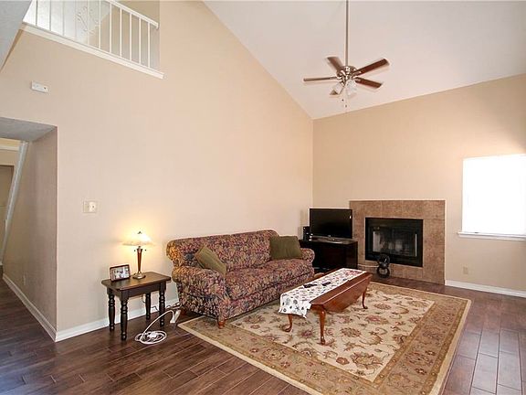 3rd image of 1221 Night Hawk Dr