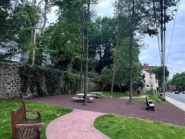 1 Columbia Avenue Avenue #D11, Hartsdale, NY 10530