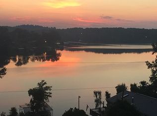 575 Stirling Rd, Camden, TN 38320