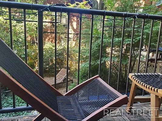 Rented by Real Street Inc | media 16