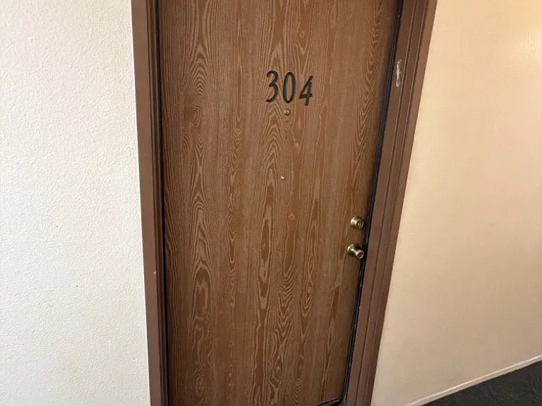 College Ave Apts. — Photo 28