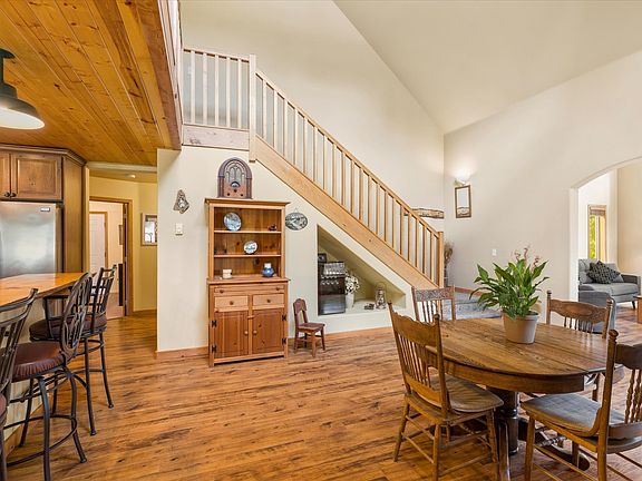 3rd image of 129 Tamarack Woods Dr