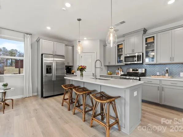 14053 Lake Home Ln, Charlotte, NC 28278