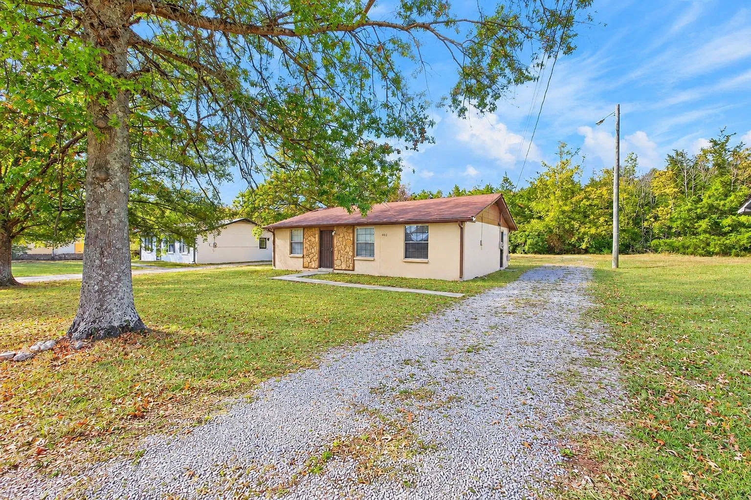 3 bed, 1107 sqft, $2,000 — Photo 2