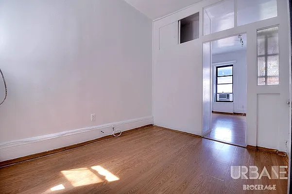 Rented by Urbane Brokerage | media 9