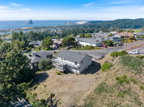 7375 E Summit Rd, Pacific City, OR 97135