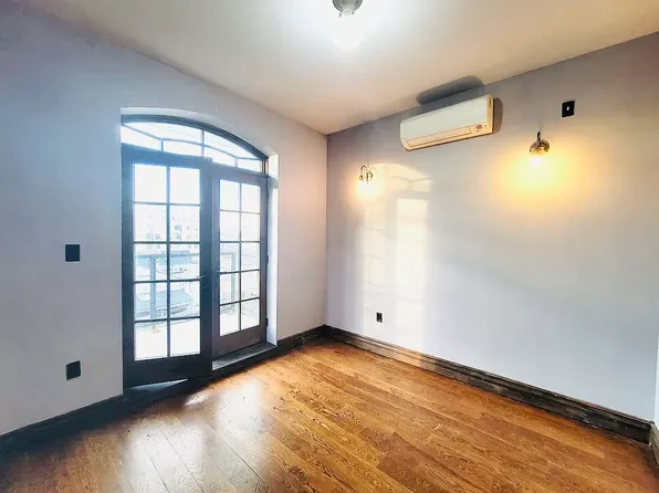 311 Melrose Street image 10 of 16