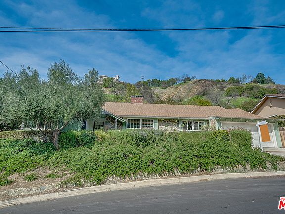 2nd image of 3644 Goodland Ave