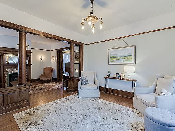 4th image of 2916 N Newhall St #2918