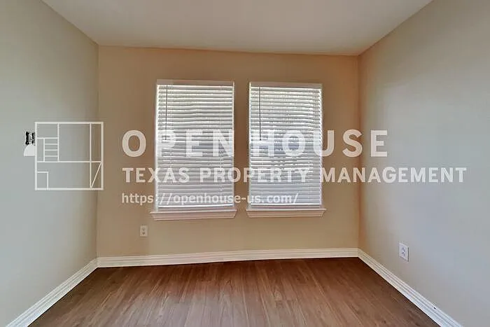 4 bed, 3.5 bath, 3059 sqft, $2,450 — Photo 3