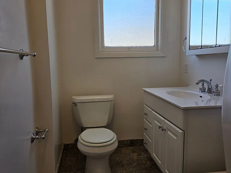 1201 Green St — Photo 10