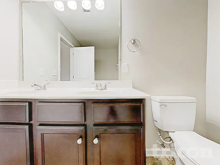429 Victory Ln — Photo 10