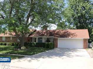 3014 Carlene Dr, Bloomington, IL