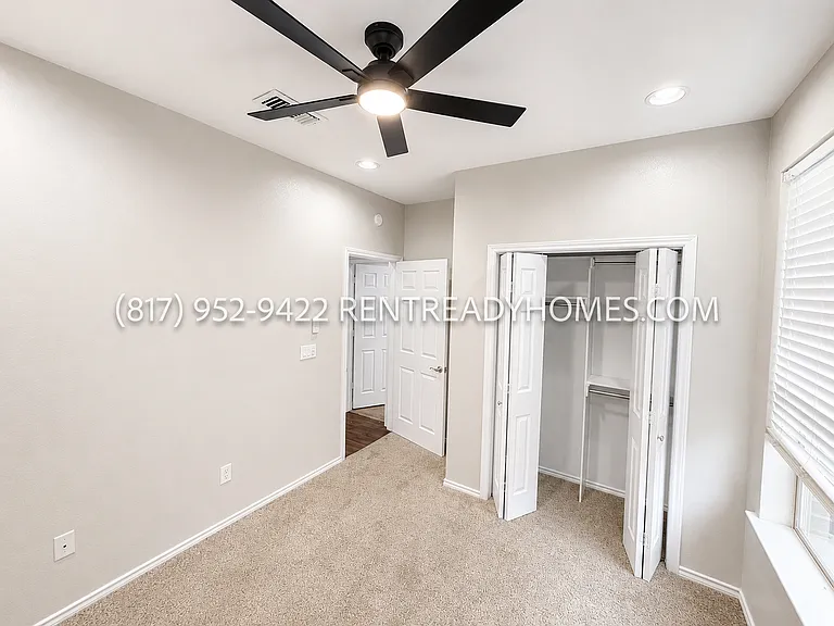 4901 Lakeside Dr — Photo 12