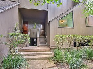 260 Litchfield Ln, Houston, TX 77024