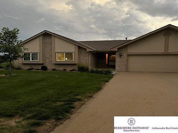 4th image of 8608 S 39th St