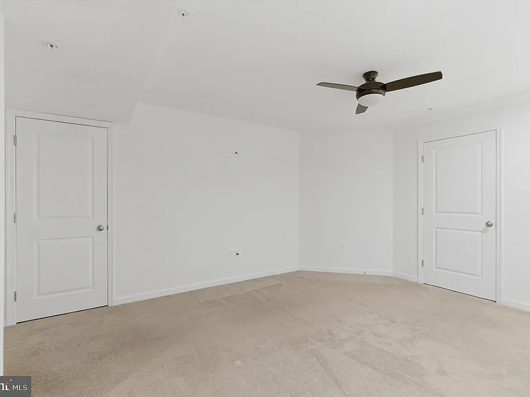 7585 Holly Ridge Dr — Photo 34