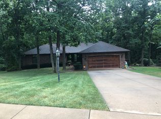 6220 N Talisman Ter, Peoria, IL 61615