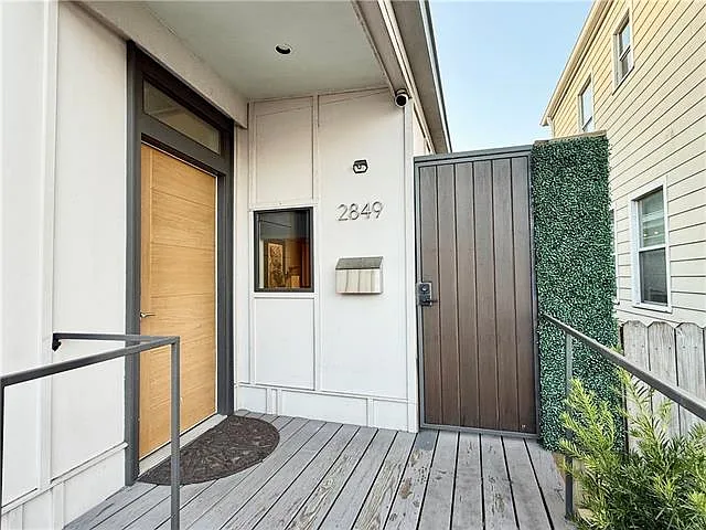 2849 Danneel St — Photo 2