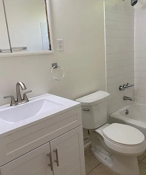 132 S Hayworth Ave #8 — Photo 12