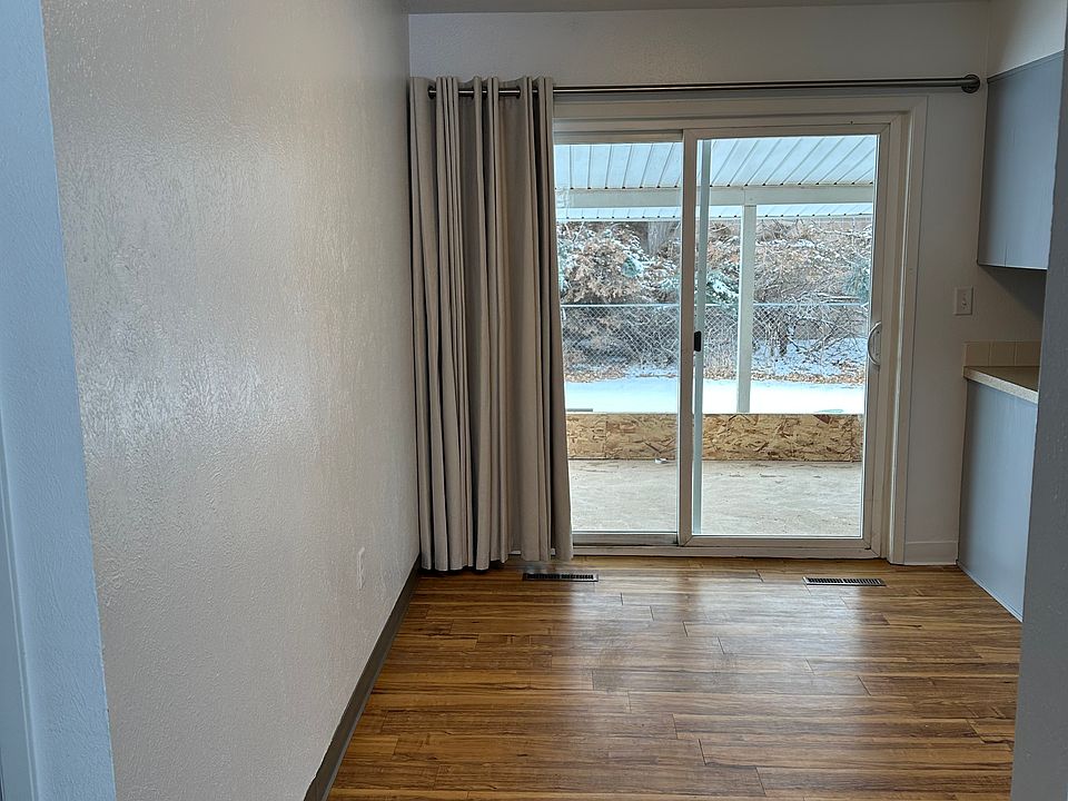 Dining with sliding patio door