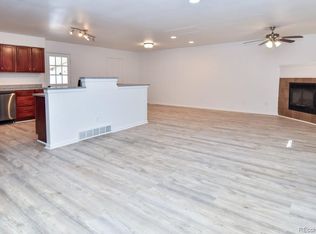 3058 S Holland Ct, Lakewood, CO 80227