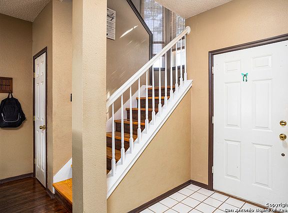 4th image of 11315 Enclave Cir