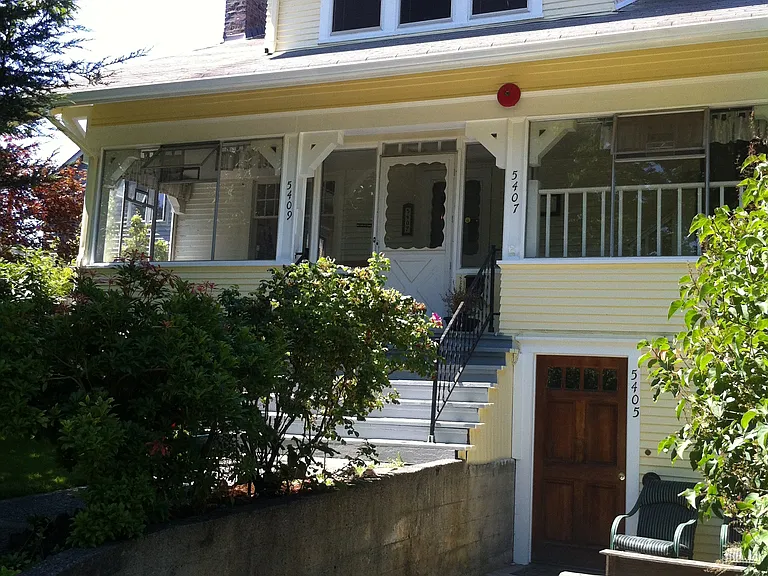 5407 Fauntleroy Way SW — Photo 1