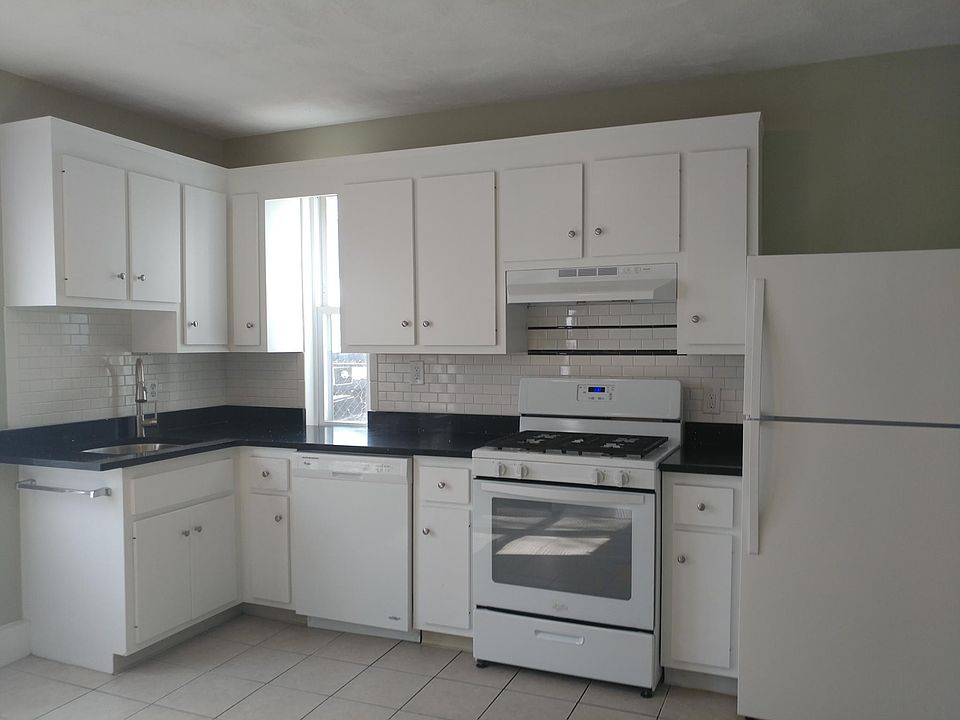 Eat in kitchen