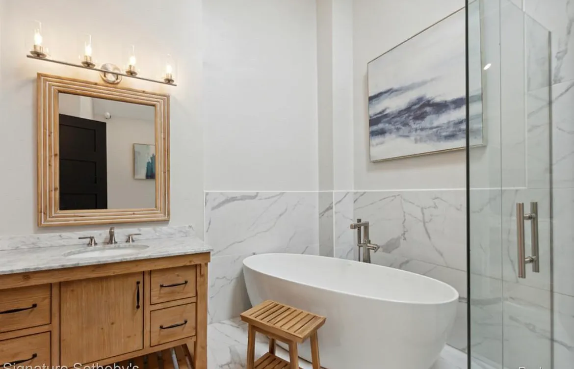 3 bed, 2108 sqft, $5,200 — Photo 3