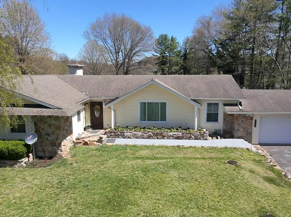 311 Holly St, Marion, VA 24354