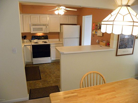 2nd image of 3612 Lakeshore Dr APT D9