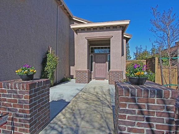 3rd image of 1906 Horseshoe Glen Cir