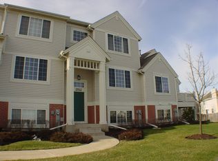 2512 Hatfield Ct, Elgin, IL 60123