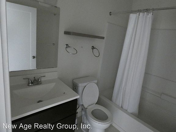 5th image of 4610-12 Cedar Ave #303
