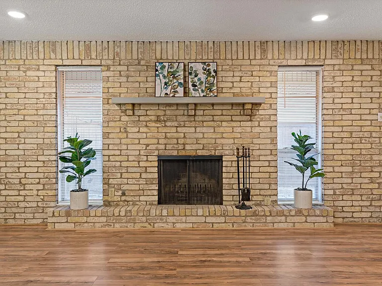 2906 Country Place Ct — Photo 1