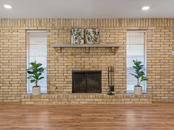 2906 Country Place Ct, Carrollton, TX 75006
