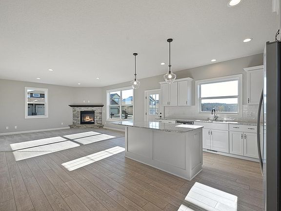 4th image of 1435 Mills Dr