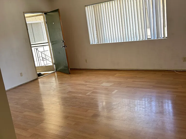 5763 Laurel Canyon Blvd #4 — Photo 9