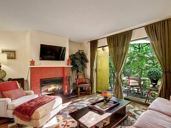 16928 NE 82nd St, Redmond, WA 98052